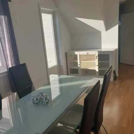 Sentral I غريمستاد